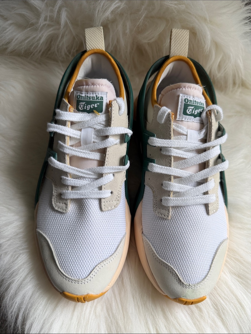 NWOB Onitsuka Tiger Big logo Trainer White, Green Low-Top Sneakers sz 8